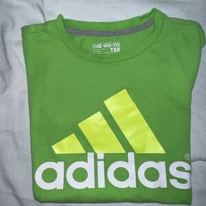 Adidas The Go To Tee shirt St. Patrick’s Day 10/12 M​ ☘️